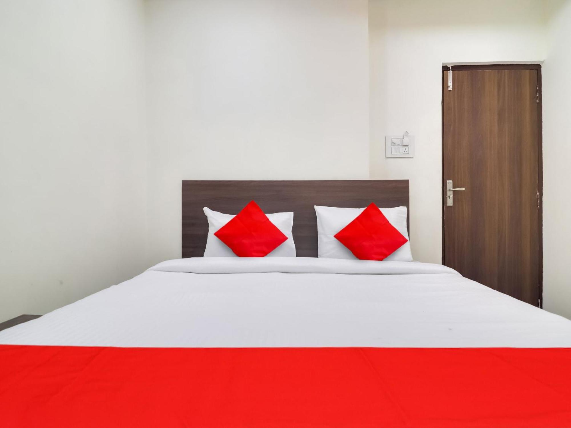 Hotel O Red Stone Hotels Hyderabad Exterior photo