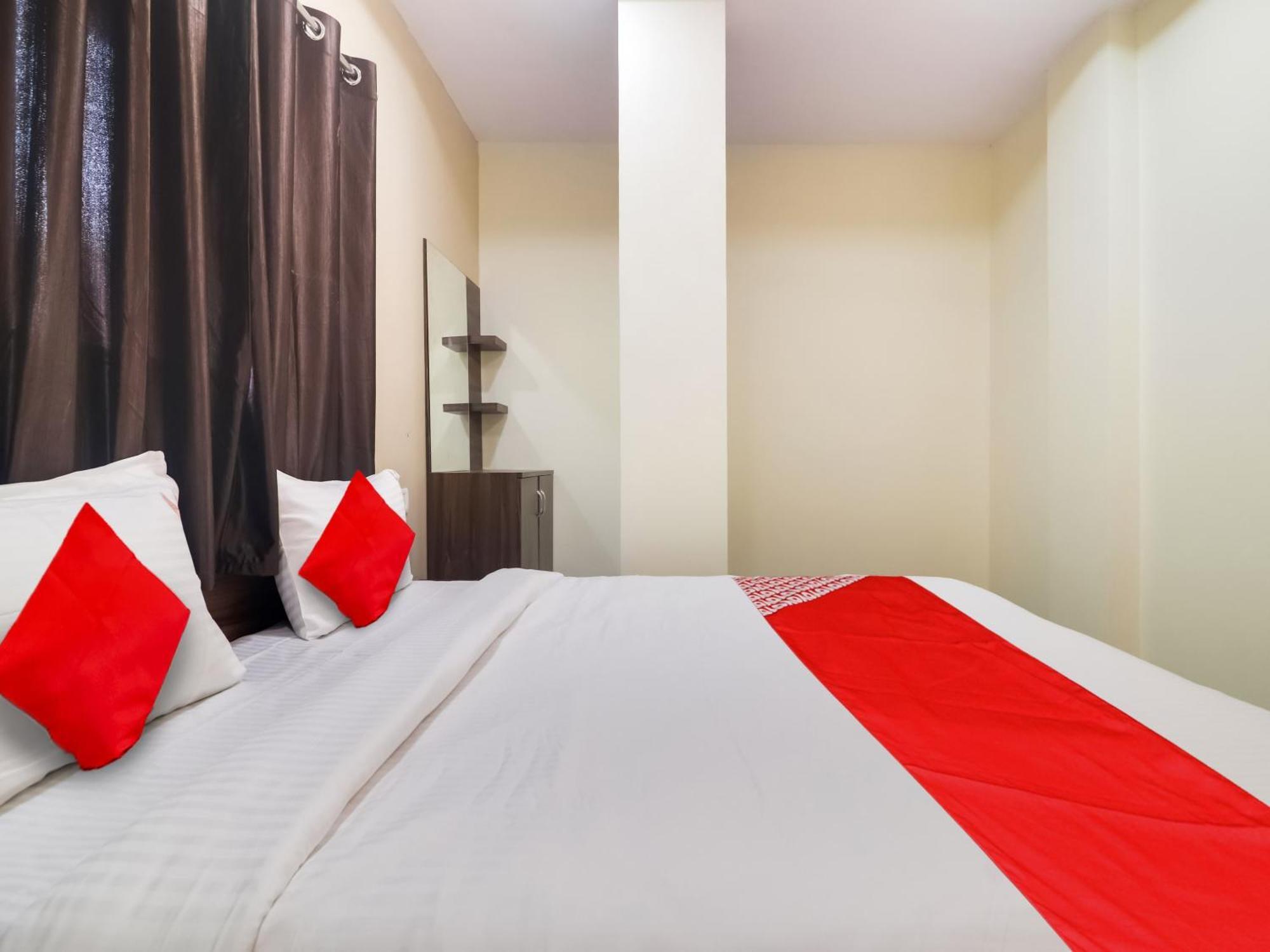 Hotel O Red Stone Hotels Hyderabad Exterior photo
