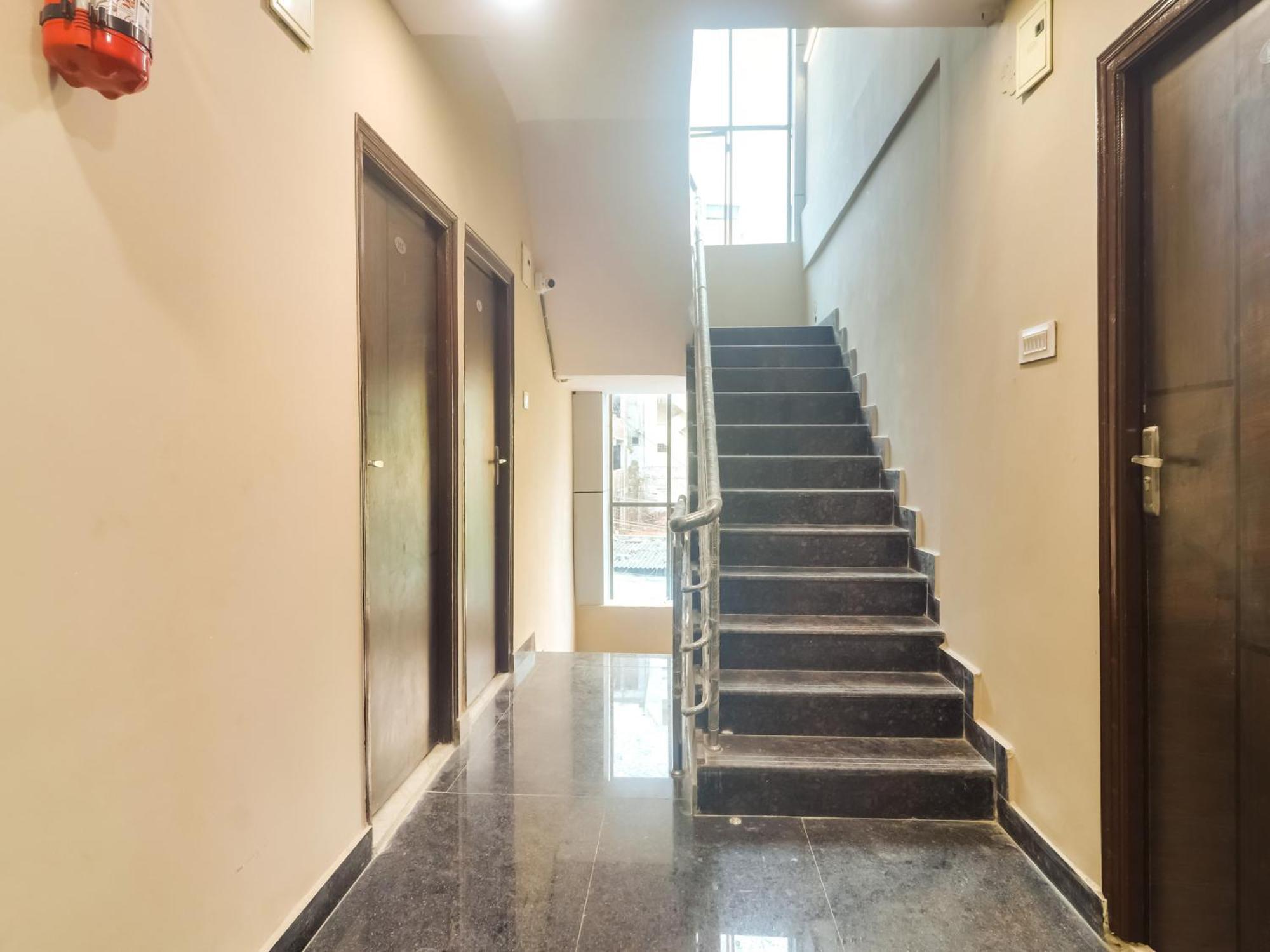 Hotel O Red Stone Hotels Hyderabad Exterior photo